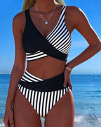 Bikini con estampado de rayas cruzado