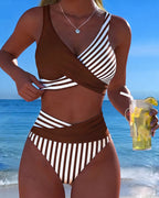 Bikini con estampado de rayas cruzado