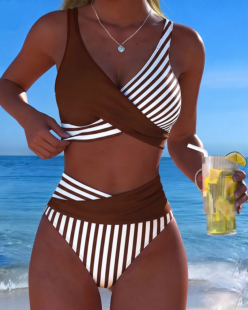 Bikini con estampado de rayas cruzado