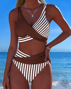 Bikini con estampado de rayas cruzado
