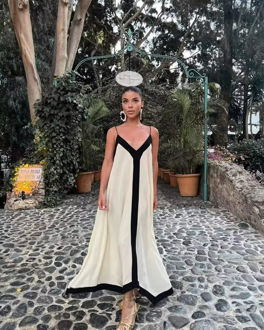 Vestido largo de escote en V bicolor