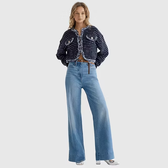 Jeans de tiro alto y corte ancho que estilizan la figura